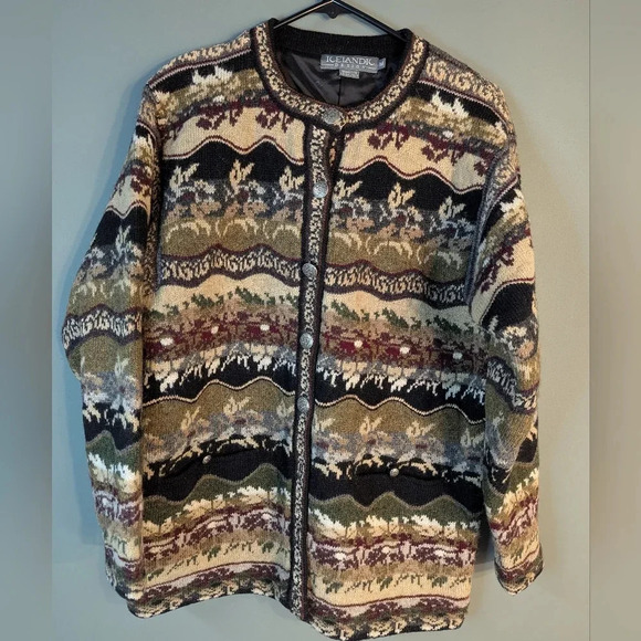 Icelandic design medium wool lined sweater button up cardigan - Picture 1 of 16